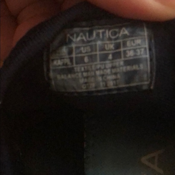 Nautica EUC sneakers - Picture 3 of 3